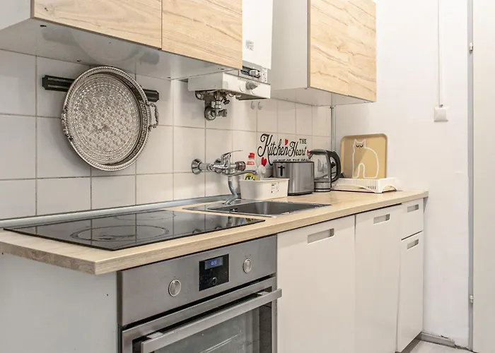 Private In A Comfortable 2br Near Millennium Tower Βιέννη