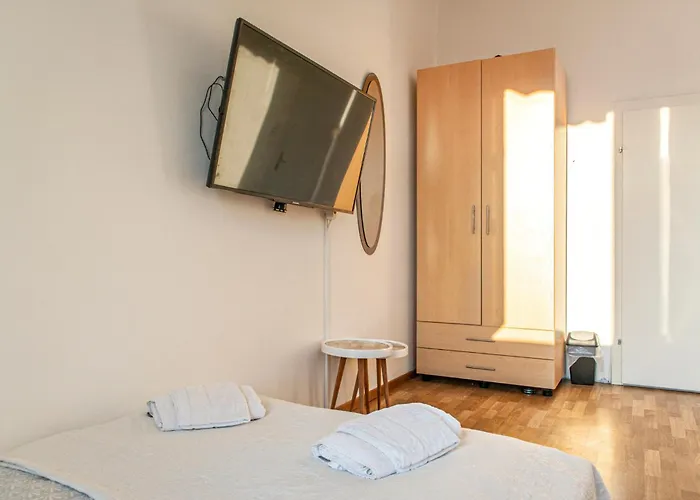 Private In A Comfortable 2br Near Millennium Tower Διαμέρισμα Βιέννη