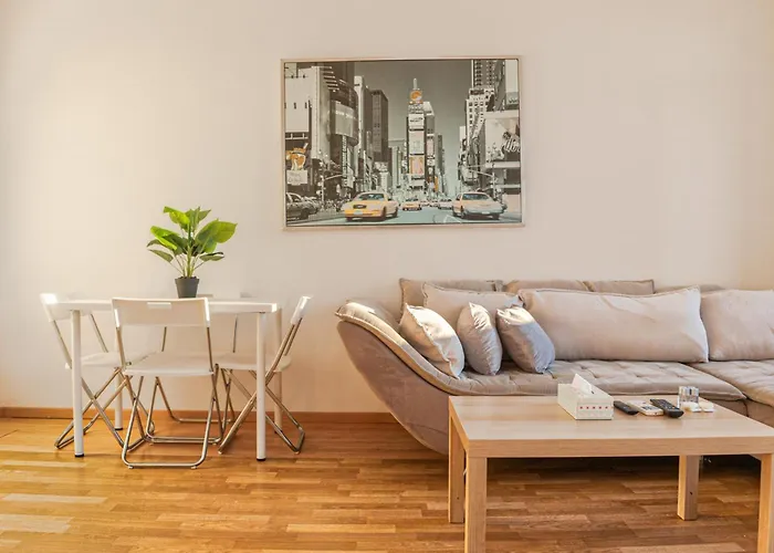 Private In A Comfortable 2br Near Millennium Tower *