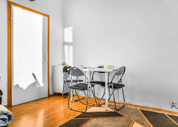 Private In A Comfortable 2br Near Millennium Tower Διαμέρισμα