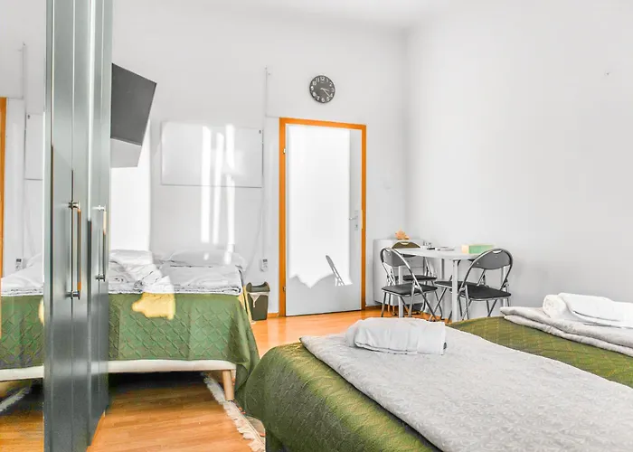 Private In A Comfortable 2br Near Millennium Tower Διαμέρισμα