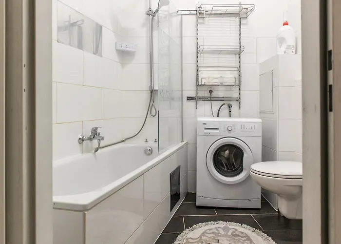 Private In A Comfortable 2br Near Millennium Tower
